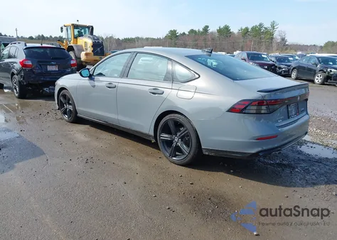 2024 Honda Accord Hybrid Sport-L z USA, uszkodzony, nr VIN 1HGCY2F73RA057842